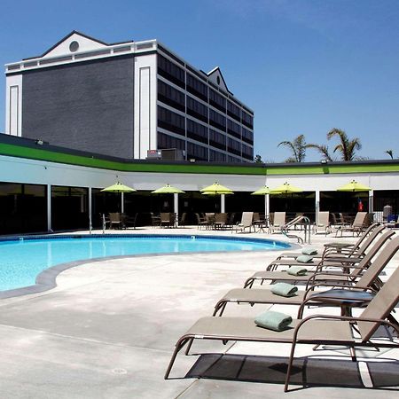 Radisson Hotel Oakland Airport Екстер'єр фото