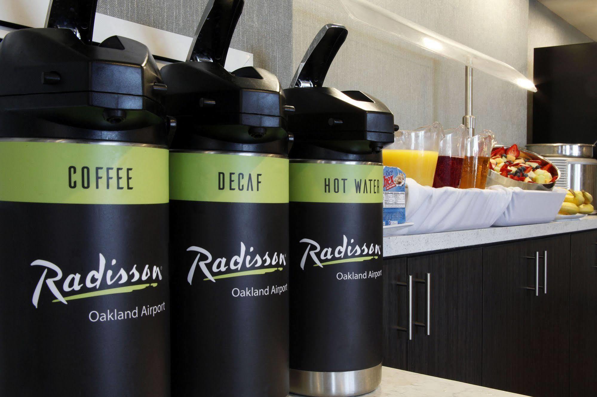 Radisson Hotel Oakland Airport Екстер'єр фото