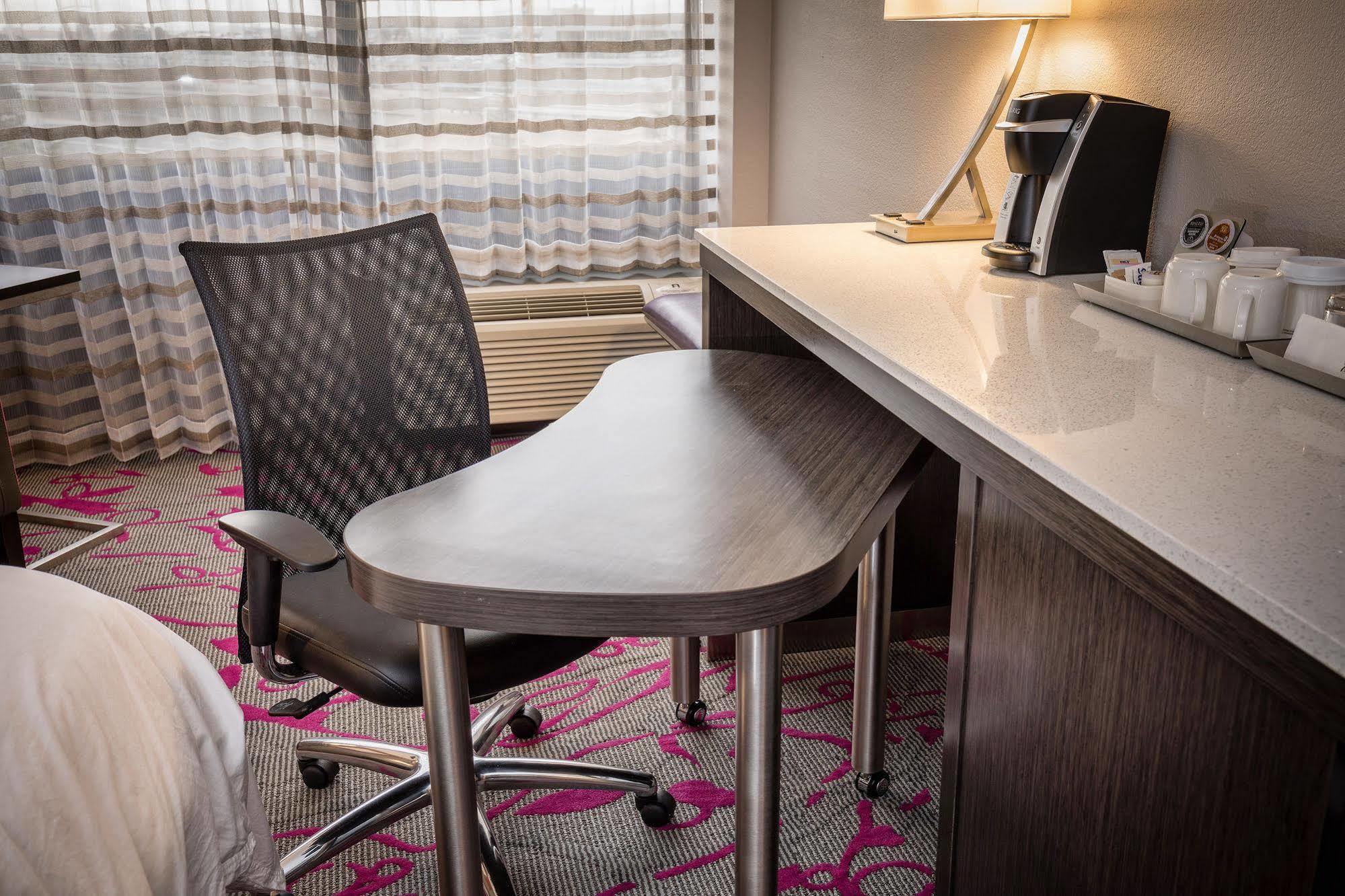 Radisson Hotel Oakland Airport Екстер'єр фото